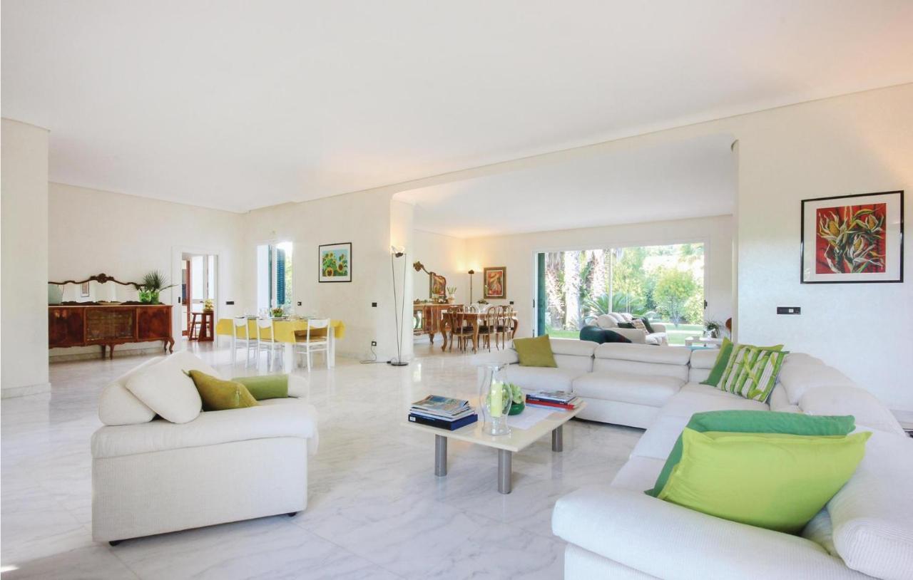 Green House Comiso Bagian luar foto